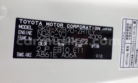 Nunua Ilio tumika Toyota Coaster Nyeupe Gari ndani ya Beitbridge nchini Matabeleland Kusini Nunua Ilio tumika Toyota Coaster Nyeupe Gari ndani ya Beitbridge nchini Matabeleland Kusini