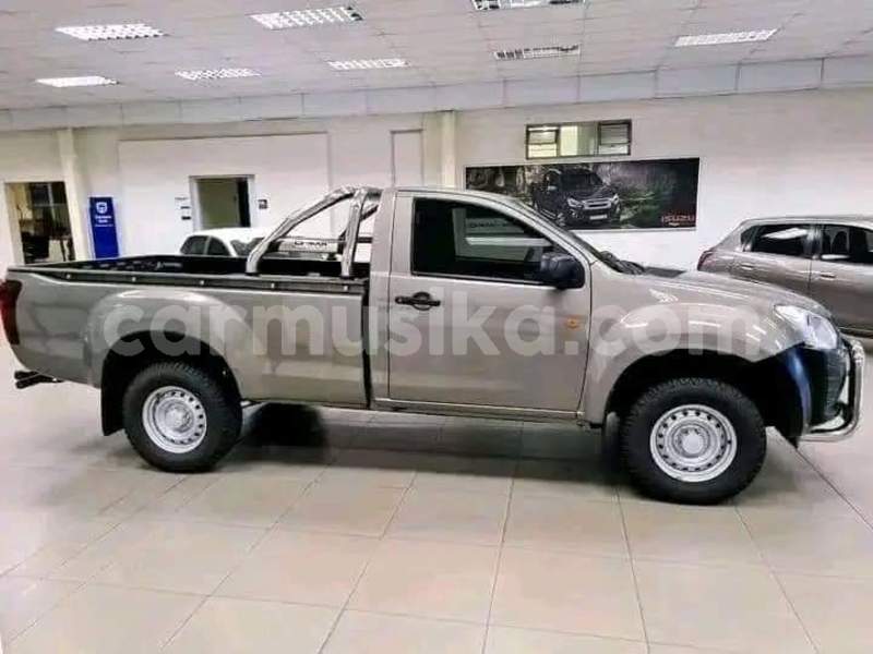 Big with watermark isuzu d max cab4 matabeleland south beitbridge 34322