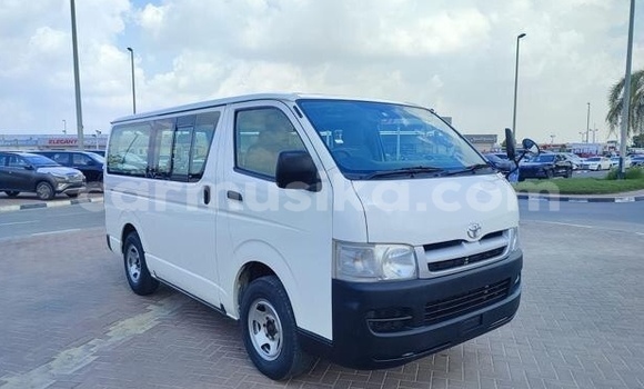Buy Used Toyota Hiace White Car in Beitbridge in Matabeleland South