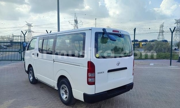 Acheter Occasion Voiture Toyota Hiace Blanc à Beitbridge, Matabeleland South Acheter Occasion Voiture Toyota Hiace Blanc à Beitbridge, Matabeleland South