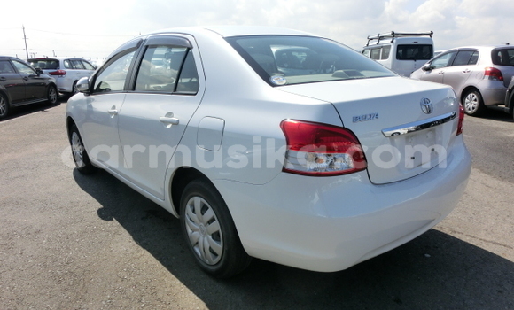 Acheter Occasion Voiture Toyota Belta Beige à Beitbridge, Matabeleland South Acheter Occasion Voiture Toyota Belta Beige à Beitbridge, Matabeleland South