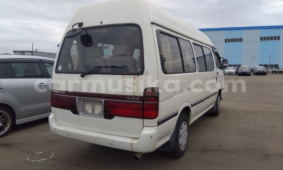 Tenga Tsaru Toyota Hiace Chena Mota in Beitbridge in Matabeleland South Tenga Tsaru Toyota Hiace Chena Mota in Beitbridge in Matabeleland South