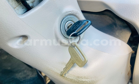 Acheter Occasion Utilitaire Toyota Dyna Blanc à Beitbridge, Matabeleland South Acheter Occasion Utilitaire Toyota Dyna Blanc à Beitbridge, Matabeleland South