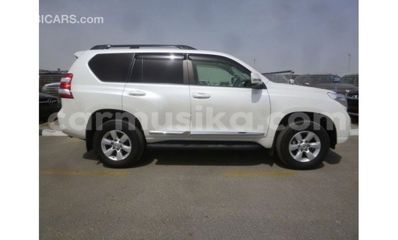 Nunua Imported Toyota Prado Nyeupe Gari ndani ya Import - Dubai nchini Harare Nunua Imported Toyota Prado Nyeupe Gari ndani ya Import - Dubai nchini Harare