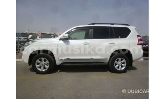 Nunua Imported Toyota Prado Nyeupe Gari ndani ya Import - Dubai nchini Harare Nunua Imported Toyota Prado Nyeupe Gari ndani ya Import - Dubai nchini Harare