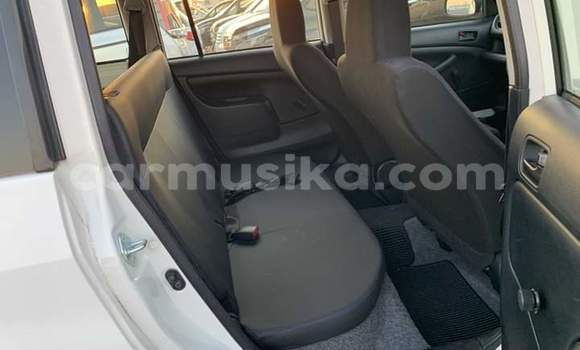 Acheter Occasion Voiture Toyota Probox Blanc à Beitbridge, Matabeleland South Acheter Occasion Voiture Toyota Probox Blanc à Beitbridge, Matabeleland South