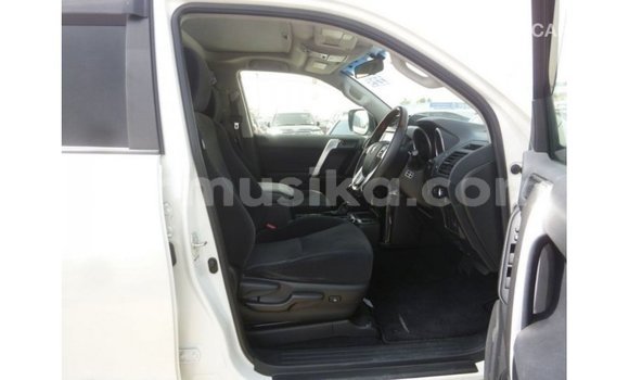 Nunua Imported Toyota Prado Nyeupe Gari ndani ya Import - Dubai nchini Harare Nunua Imported Toyota Prado Nyeupe Gari ndani ya Import - Dubai nchini Harare