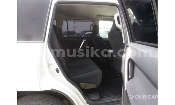 Nunua Imported Toyota Prado Nyeupe Gari ndani ya Import - Dubai nchini Harare Nunua Imported Toyota Prado Nyeupe Gari ndani ya Import - Dubai nchini Harare
