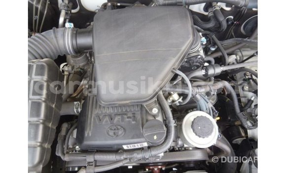 Nunua Imported Toyota Prado Nyeupe Gari ndani ya Import - Dubai nchini Harare Nunua Imported Toyota Prado Nyeupe Gari ndani ya Import - Dubai nchini Harare