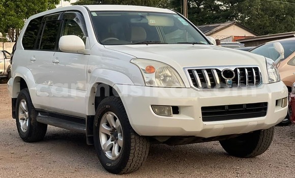Buy Used Toyota Prado White Car in Bulawayo in Bulawayo Buy Used Toyota Prado White Car in Bulawayo in Bulawayo