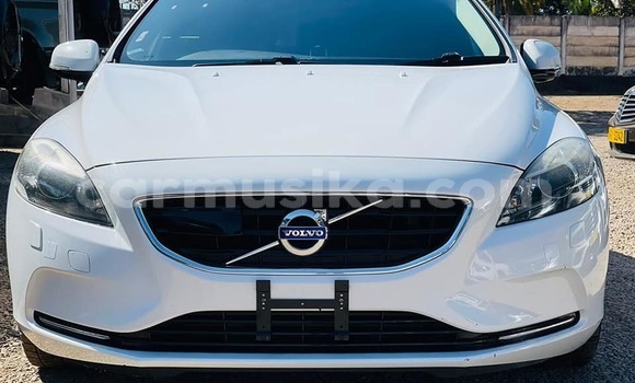 Buy Used Volvo V40 White Car in Bindura in Mashonaland Central