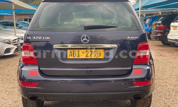 Acheter Occasion Voiture Mercedes‒Benz ML–Class Noir à Harare, Harare Acheter Occasion Voiture Mercedes‒Benz ML–Class Noir à Harare, Harare