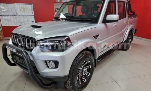 Buy Used Mahindra Scorpio Silver Car in Beitbridge in Matabeleland South