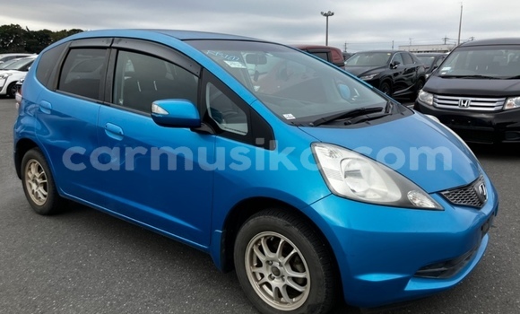 Buy Used Honda Fit Blue Car in Beitbridge in Matabeleland South Buy Used Honda Fit Blue Car in Beitbridge in Matabeleland South