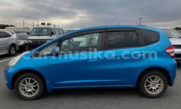 Buy Used Honda Fit Blue Car in Beitbridge in Matabeleland South Buy Used Honda Fit Blue Car in Beitbridge in Matabeleland South