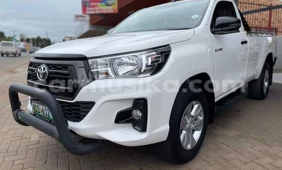 Buy Used Toyota Hilux Silver Car in Beitbridge in Matabeleland South