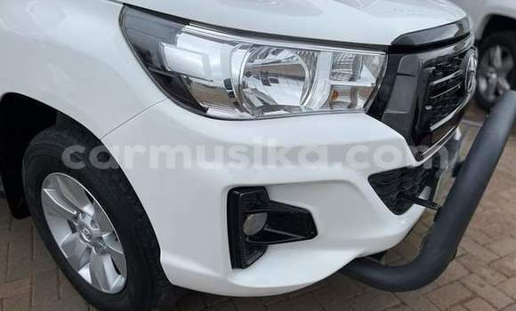 Nunua Ilio tumika Toyota Hilux Fedha Gari ndani ya Beitbridge nchini Matabeleland Kusini Nunua Ilio tumika Toyota Hilux Fedha Gari ndani ya Beitbridge nchini Matabeleland Kusini