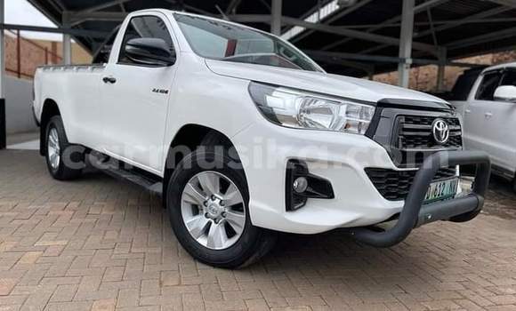 Nunua Ilio tumika Toyota Hilux Fedha Gari ndani ya Beitbridge nchini Matabeleland Kusini Nunua Ilio tumika Toyota Hilux Fedha Gari ndani ya Beitbridge nchini Matabeleland Kusini
