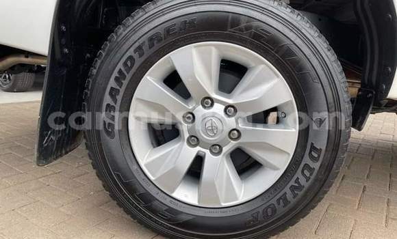 Nunua Ilio tumika Toyota Hilux Fedha Gari ndani ya Beitbridge nchini Matabeleland Kusini Nunua Ilio tumika Toyota Hilux Fedha Gari ndani ya Beitbridge nchini Matabeleland Kusini