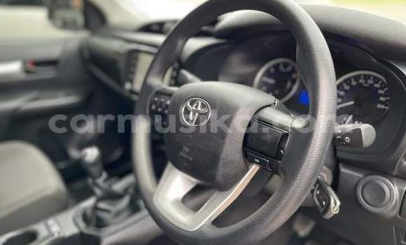 Nunua Ilio tumika Toyota Hilux Fedha Gari ndani ya Beitbridge nchini Matabeleland Kusini Nunua Ilio tumika Toyota Hilux Fedha Gari ndani ya Beitbridge nchini Matabeleland Kusini