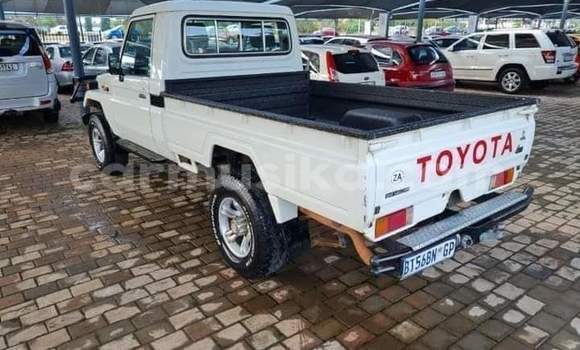 Tenga Tsaru Toyota Land Cruiser Chena Mota in Beitbridge in Matabeleland South Tenga Tsaru Toyota Land Cruiser Chena Mota in Beitbridge in Matabeleland South