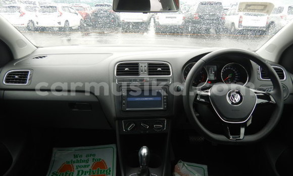 Acheter Occasion Voiture Volkswagen Polo Rouge à Beitbridge, Matabeleland South Acheter Occasion Voiture Volkswagen Polo Rouge à Beitbridge, Matabeleland South