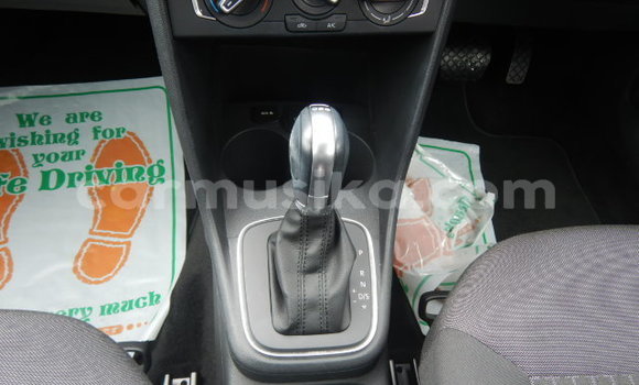 Acheter Occasion Voiture Volkswagen Polo Rouge à Beitbridge, Matabeleland South Acheter Occasion Voiture Volkswagen Polo Rouge à Beitbridge, Matabeleland South