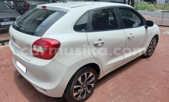 Acheter Occasion Voiture Toyota Starlet Blanc à Beitbridge, Matabeleland South Acheter Occasion Voiture Toyota Starlet Blanc à Beitbridge, Matabeleland South