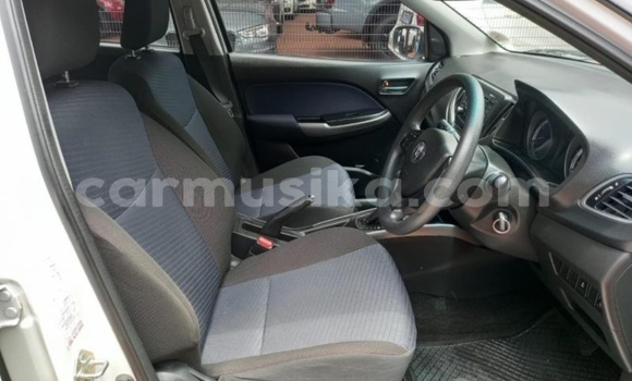 Acheter Occasion Voiture Toyota Starlet Blanc à Beitbridge, Matabeleland South Acheter Occasion Voiture Toyota Starlet Blanc à Beitbridge, Matabeleland South