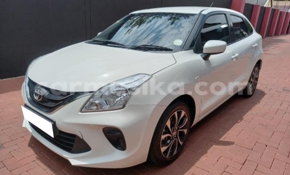 Acheter Occasion Voiture Toyota Starlet Blanc à Beitbridge, Matabeleland South Acheter Occasion Voiture Toyota Starlet Blanc à Beitbridge, Matabeleland South