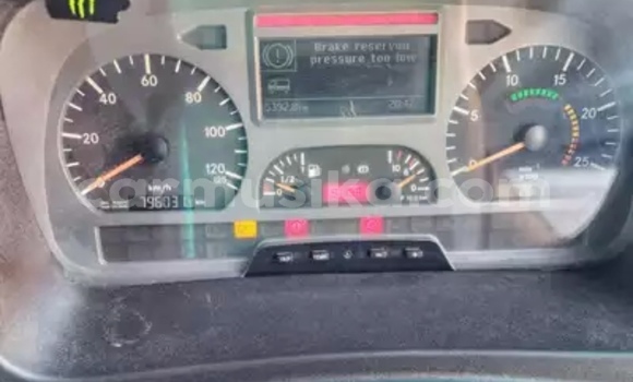 Tenga Tsaru Mercedes‒Benz Truck Chena Rori in Beitbridge in Matabeleland South Tenga Tsaru Mercedes‒Benz Truck Chena Rori in Beitbridge in Matabeleland South