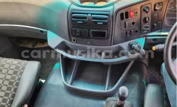 Tenga Tsaru Mercedes‒Benz Truck Chena Rori in Beitbridge in Matabeleland South Tenga Tsaru Mercedes‒Benz Truck Chena Rori in Beitbridge in Matabeleland South