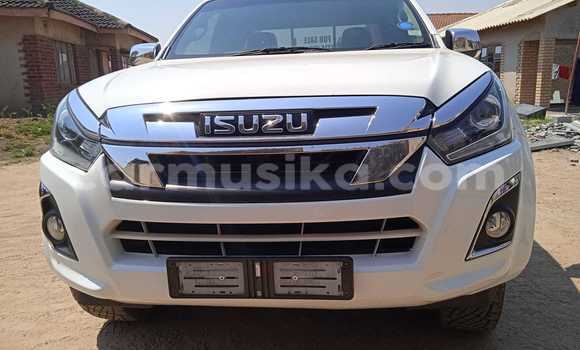 Acheter Occasion Voiture Isuzu D–MAX Blanc à Borrowdale, Harare Acheter Occasion Voiture Isuzu D–MAX Blanc à Borrowdale, Harare