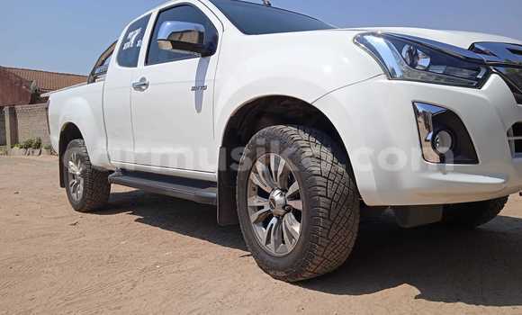 Acheter Occasion Voiture Isuzu D–MAX Blanc à Borrowdale, Harare Acheter Occasion Voiture Isuzu D–MAX Blanc à Borrowdale, Harare