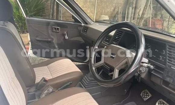 Acheter Occasion Voiture Nissan Sunny Blanc à Beitbridge, Matabeleland South Acheter Occasion Voiture Nissan Sunny Blanc à Beitbridge, Matabeleland South