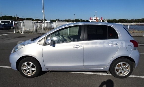 Acheter Occasion Voiture Toyota Vitz Bleu à Beitbridge, Matabeleland South Acheter Occasion Voiture Toyota Vitz Bleu à Beitbridge, Matabeleland South