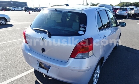 Acheter Occasion Voiture Toyota Vitz Bleu à Beitbridge, Matabeleland South Acheter Occasion Voiture Toyota Vitz Bleu à Beitbridge, Matabeleland South