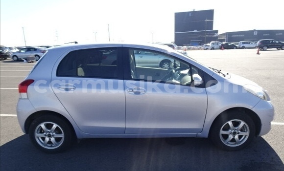 Acheter Occasion Voiture Toyota Vitz Bleu à Beitbridge, Matabeleland South Acheter Occasion Voiture Toyota Vitz Bleu à Beitbridge, Matabeleland South