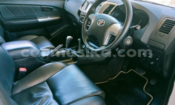 Nunua Ilio tumika Toyota Hilux Nyeupe Gari ndani ya Beitbridge nchini Matabeleland Kusini Nunua Ilio tumika Toyota Hilux Nyeupe Gari ndani ya Beitbridge nchini Matabeleland Kusini