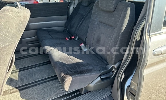 Acheter Occasion Voiture Honda Stepwgn Beige à Beitbridge, Matabeleland South Acheter Occasion Voiture Honda Stepwgn Beige à Beitbridge, Matabeleland South