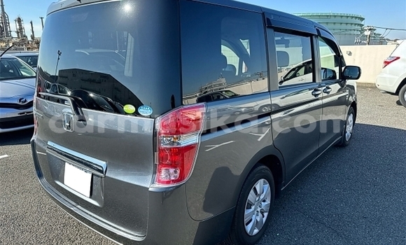 Acheter Occasion Voiture Honda Stepwgn Beige à Beitbridge, Matabeleland South Acheter Occasion Voiture Honda Stepwgn Beige à Beitbridge, Matabeleland South