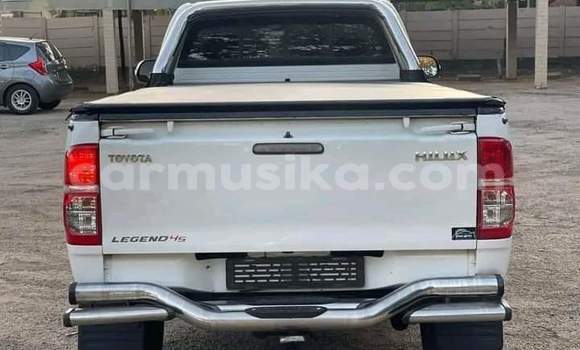 Nunua Ilio tumika Toyota Hilux Nyeupe Gari ndani ya Beitbridge nchini Matabeleland Kusini Nunua Ilio tumika Toyota Hilux Nyeupe Gari ndani ya Beitbridge nchini Matabeleland Kusini