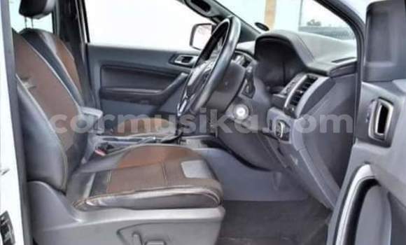 Nunua Ilio tumika Ford Ranger Nyeupe Gari ndani ya Beitbridge nchini Matabeleland Kusini Nunua Ilio tumika Ford Ranger Nyeupe Gari ndani ya Beitbridge nchini Matabeleland Kusini