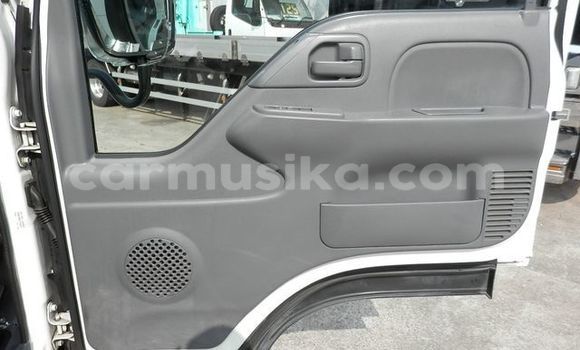 Tenga Tsaru Mazda Tribute Chena Mota in Beitbridge in Matabeleland South Tenga Tsaru Mazda Tribute Chena Mota in Beitbridge in Matabeleland South