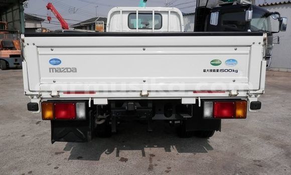 Tenga Tsaru Mazda Tribute Chena Mota in Beitbridge in Matabeleland South Tenga Tsaru Mazda Tribute Chena Mota in Beitbridge in Matabeleland South