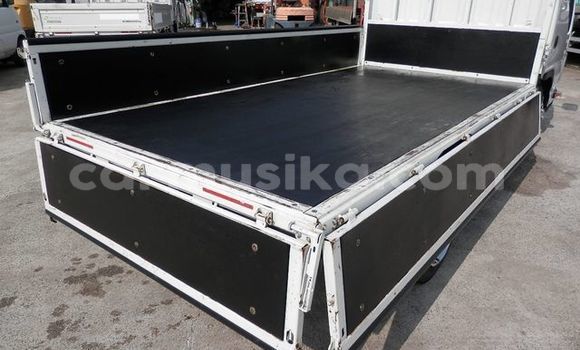 Tenga Tsaru Mazda Tribute Chena Mota in Beitbridge in Matabeleland South Tenga Tsaru Mazda Tribute Chena Mota in Beitbridge in Matabeleland South