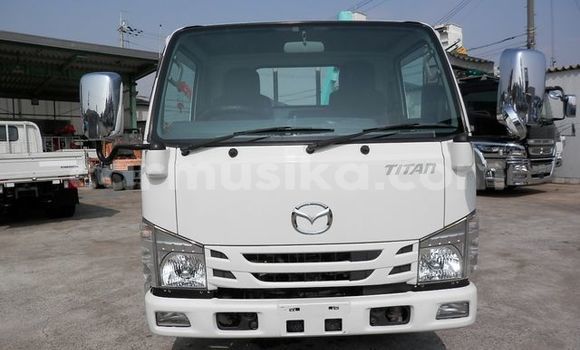 Tenga Tsaru Mazda Tribute Chena Mota in Beitbridge in Matabeleland South Tenga Tsaru Mazda Tribute Chena Mota in Beitbridge in Matabeleland South