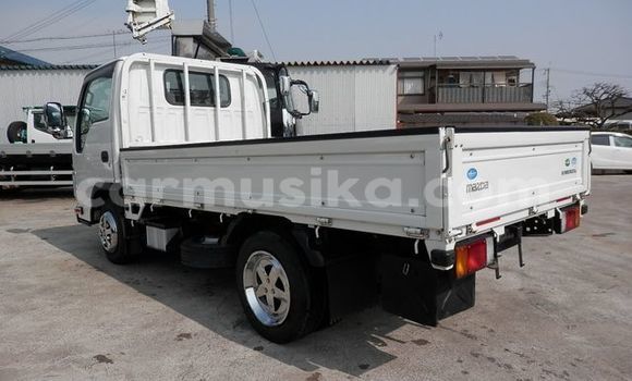 Tenga Tsaru Mazda Tribute Chena Mota in Beitbridge in Matabeleland South Tenga Tsaru Mazda Tribute Chena Mota in Beitbridge in Matabeleland South