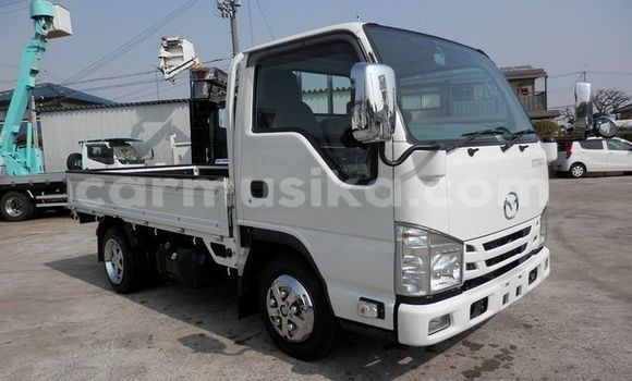 Tenga Tsaru Mazda Tribute Chena Mota in Beitbridge in Matabeleland South Tenga Tsaru Mazda Tribute Chena Mota in Beitbridge in Matabeleland South
