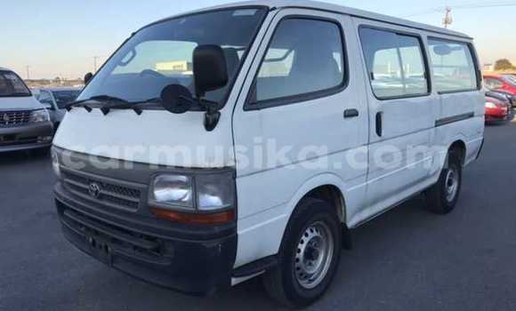 Tenga Tsaru Toyota Hiace Chena Mota in Beitbridge in Matabeleland South